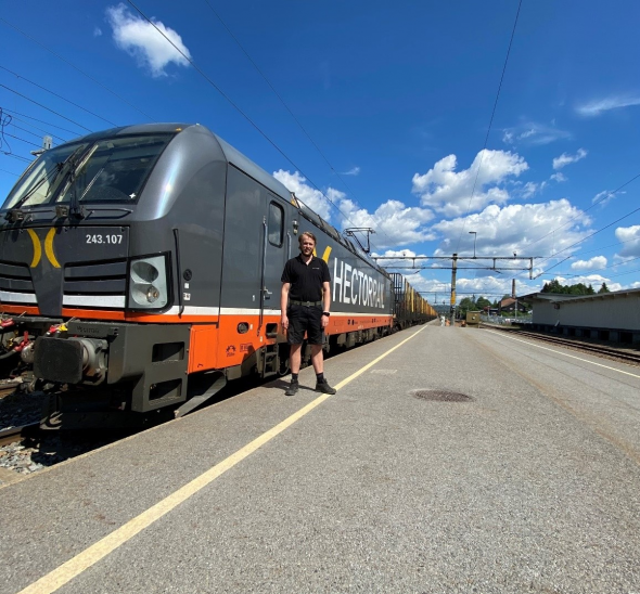 Brede Bonnerud, från Kongsvinger i Norge, har arbetat som lokförare på Hector Rail i lite mer än två år.